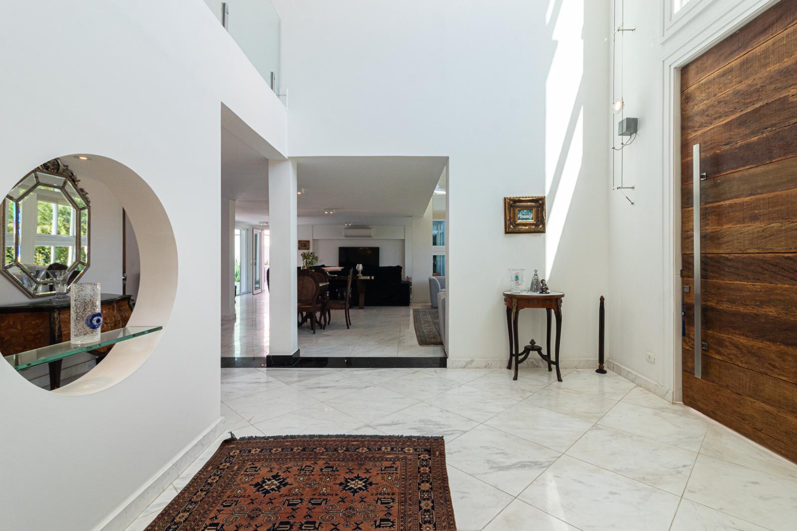 Cozinha e área gourmet casa à venda em Alphaville Residencial 1, Alphaville, Santana de Parnaíba — 4 suítes, 700 m² — imagem 3 de 44