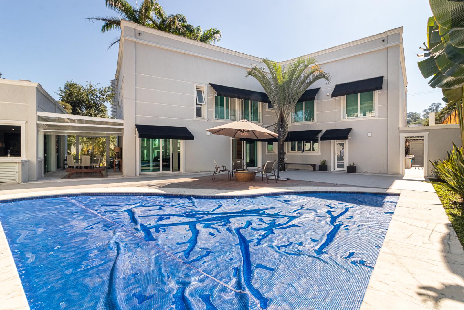 Fachada casa à venda em Alphaville Residencial 1, Alphaville, Santana de Parnaíba — 4 suítes, 700 m² — imagem 1 de 44