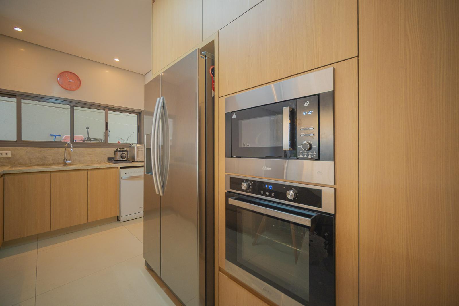 Sala de estar casa à venda em Condominio Origem, Alphaville, Santana de Parnaíba — 3 suítes, 295 m² — imagem 2 de 50