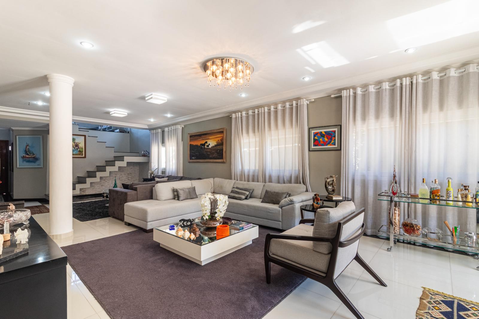 Área de convivência casa à venda em Alphaville Residencial 6, Alphaville, Santana de Parnaíba — 5 suítes, 360 m² — imagem 6 de 35