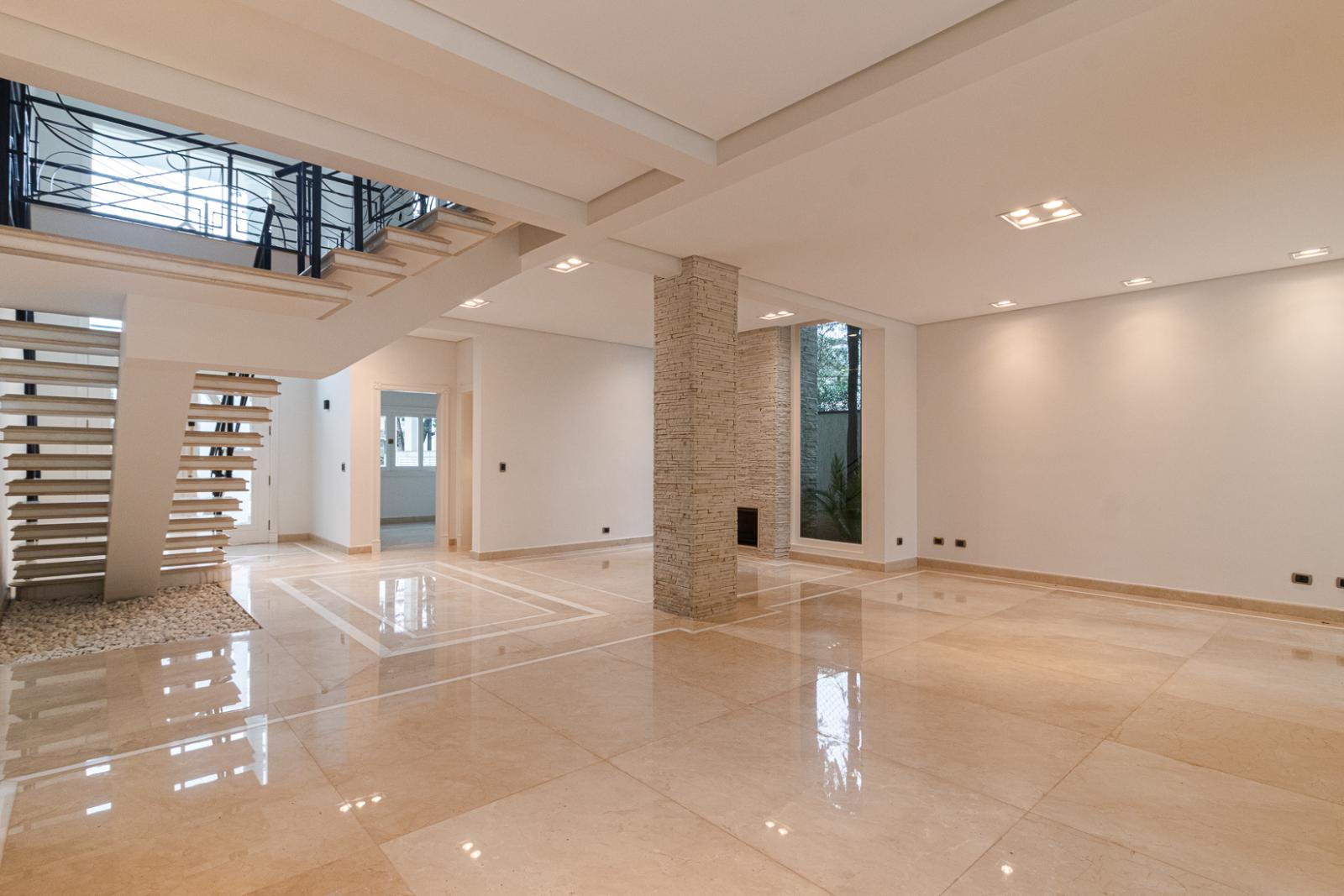 Piscina e área externa casa à venda em Alpha Plus, Alphaville, Barueri — 2 suítes, 500 m² — imagem 5 de 36