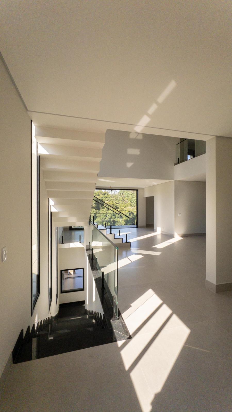 Suíte principal casa à venda em Itahye Residencial, Alphaville, Barueri — 5 suítes, 420 m² — imagem 4 de 38