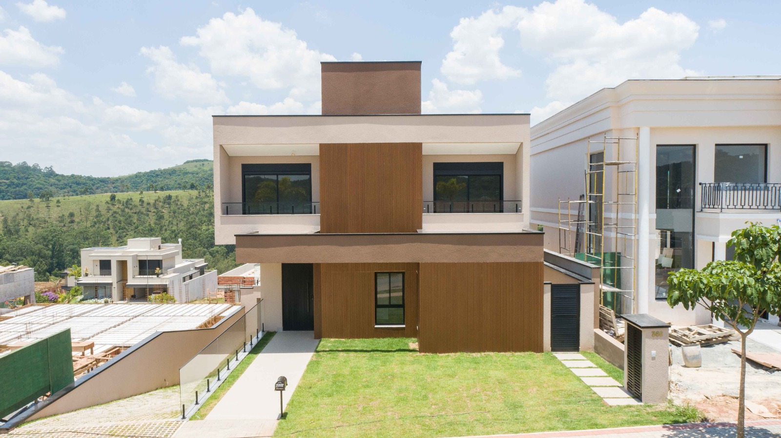 Sala de estar casa à venda em Itahye Residencial, Alphaville, Barueri — 5 suítes, 420 m² — imagem 2 de 25