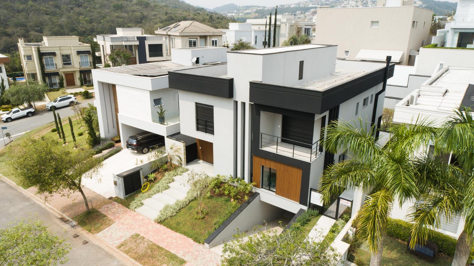 Suíte principal casa à venda em Genesis 1, Alphaville, Santana de Parnaíba — 4 suítes, 480 m² — imagem 4 de 32