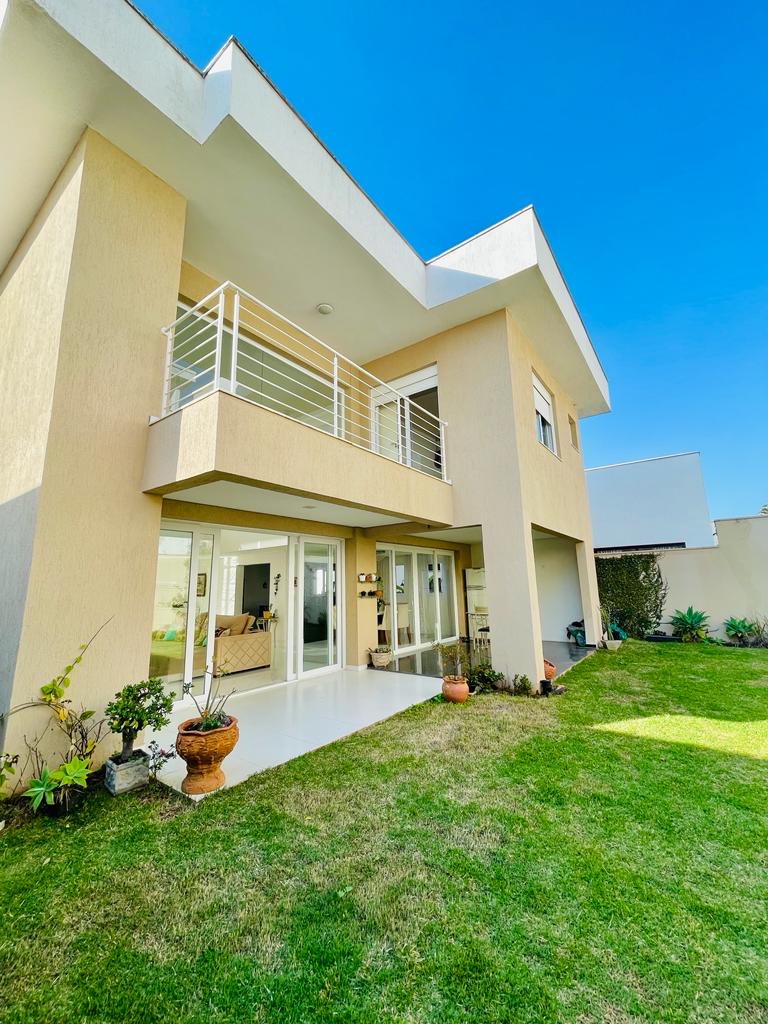 Suíte principal casa à venda em Genesis 1, Alphaville, Santana de Parnaíba — 4 suítes, 420 m² — imagem 4 de 23
