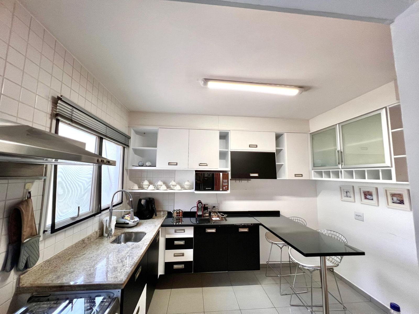 Suíte principal casa à venda ou para alugar em Tambore 4, Santana de Parnaíba — 1 suíte, 200 m² — imagem 4 de 33