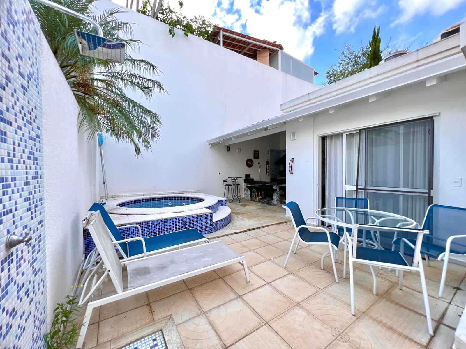 Fachada casa à venda ou para alugar em Tambore 4, Santana de Parnaíba — 1 suíte, 200 m² — imagem 1 de 33