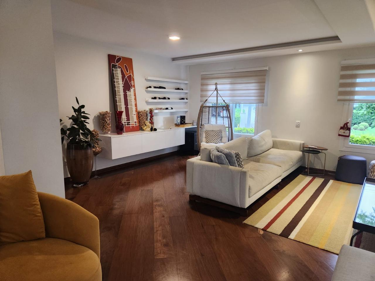 Sala de estar casa à venda em Alphaville Residencial 2, Alphaville, Santana de Parnaíba — 3 suítes, 650 m² — imagem 2 de 20