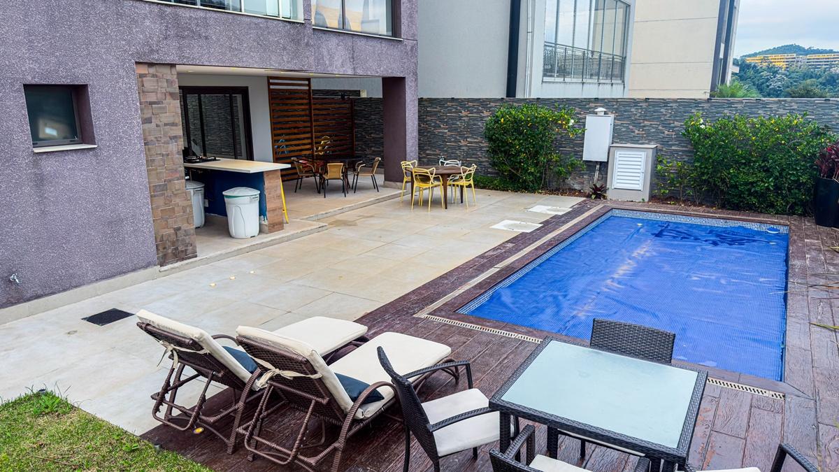 Sala de estar casa para alugar em Tambore 11, Santana de Parnaíba — 4 suítes, 420 m² — imagem 2 de 47