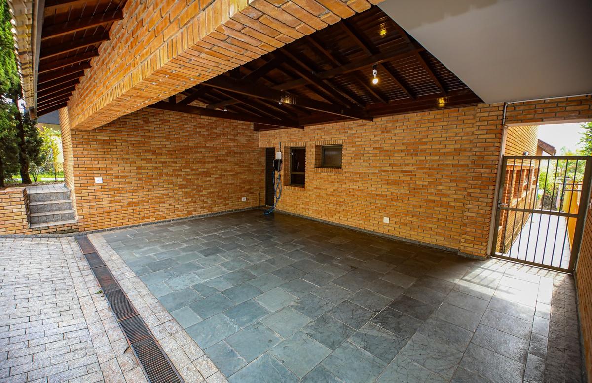 Piscina e área externa casa à venda em Alphaville Residencial 12, Alphaville, Santana de Parnaíba — 4 suítes, 560 m² — imagem 5 de 34