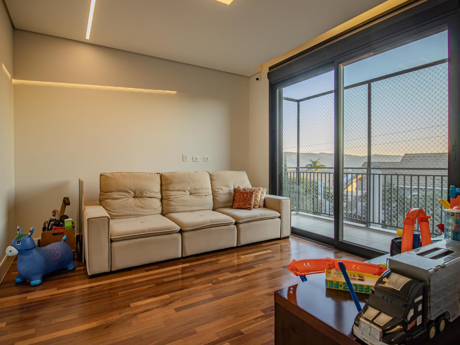 Área de convivência casa à venda em Alphaville Residencial 10, Alphaville, Santana de Parnaíba — 5 suítes, 837 m² — imagem 6 de 40