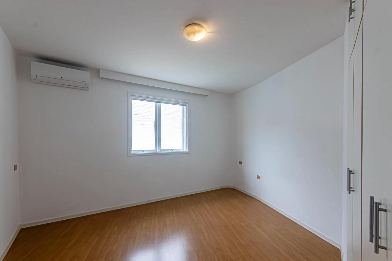 Piscina e área externa casa à venda em Alphaville Residencial 1, Alphaville, Barueri — 1 suíte, 588 m² — imagem 5 de 8