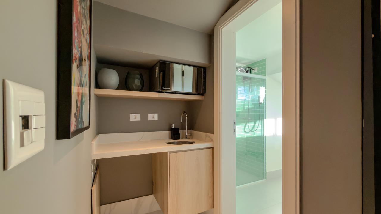 Suíte principal casa à venda em Residencial Tambore 10 , Alphaville, Santana de Parnaíba — 6 suítes, 545 m² — imagem 4 de 54