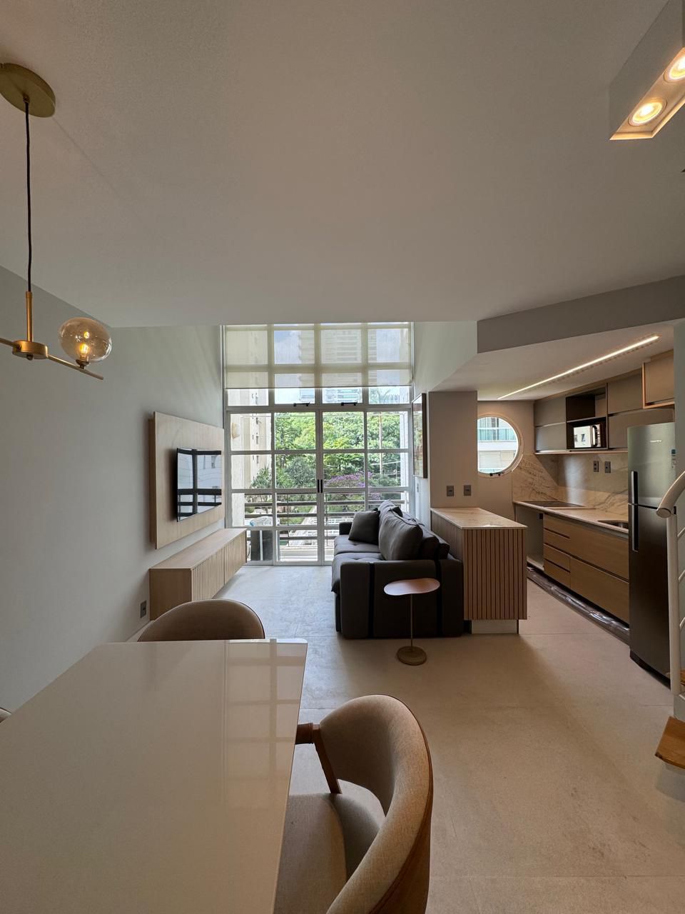 Sala de estar apartamento para alugar em Loft , Alphaville, Barueri — 1 dormitório, 60 m² — imagem 2 de 11