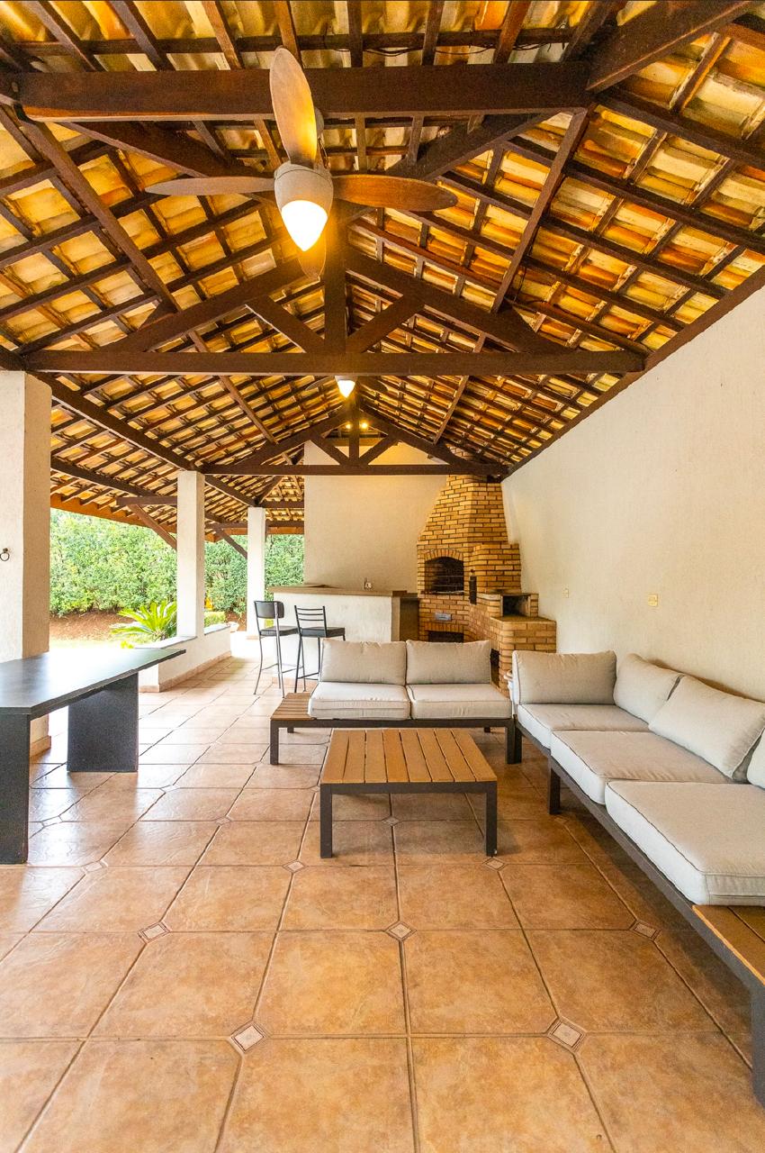 Cozinha e área gourmet casa à venda em Tambore 3, Alphaville, Santana de Parnaíba — 4 suítes, 900 m² — imagem 3 de 17
