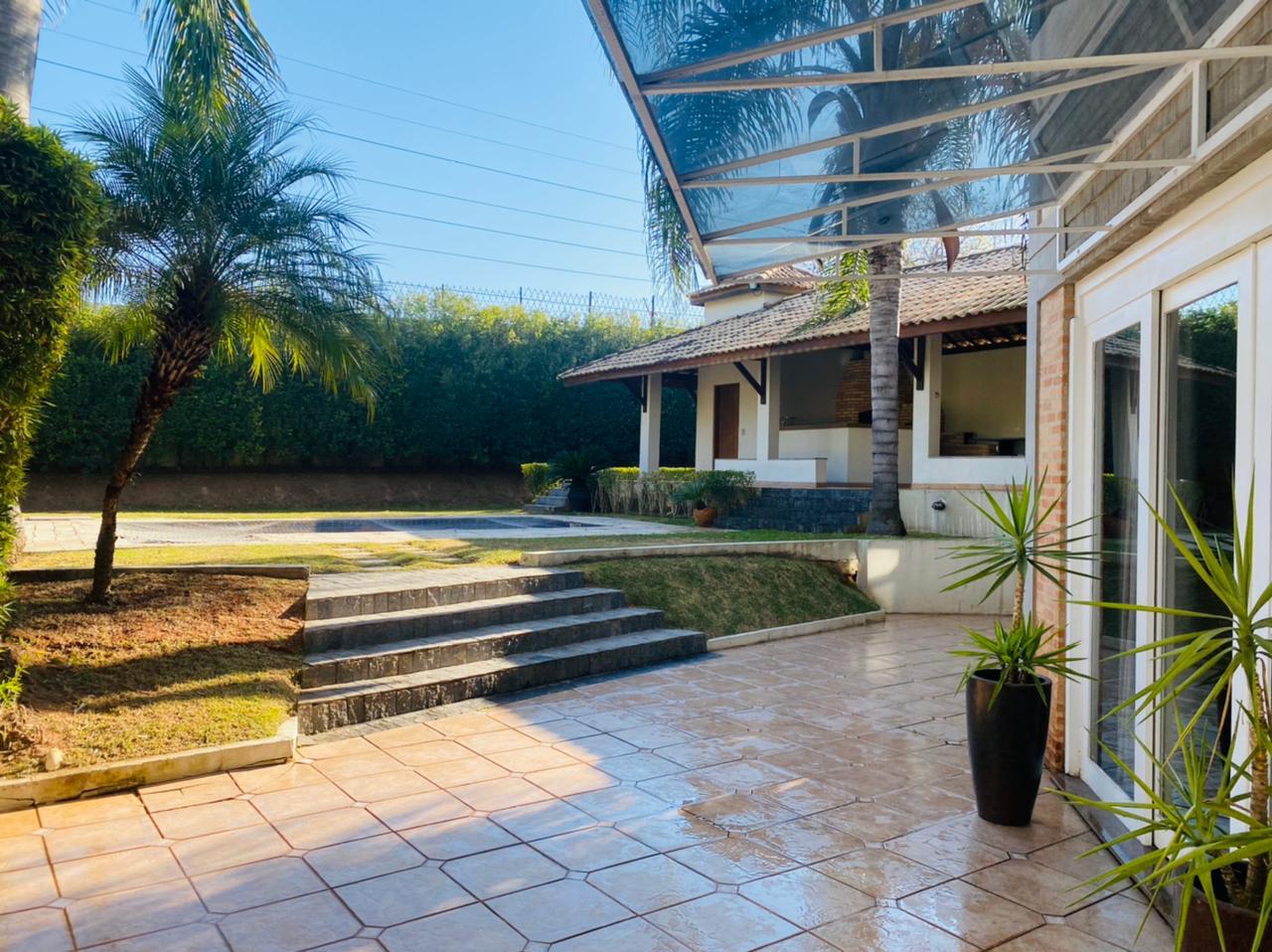 Suíte principal casa à venda em Tambore 3, Alphaville, Santana de Parnaíba — 4 suítes, 900 m² — imagem 4 de 17