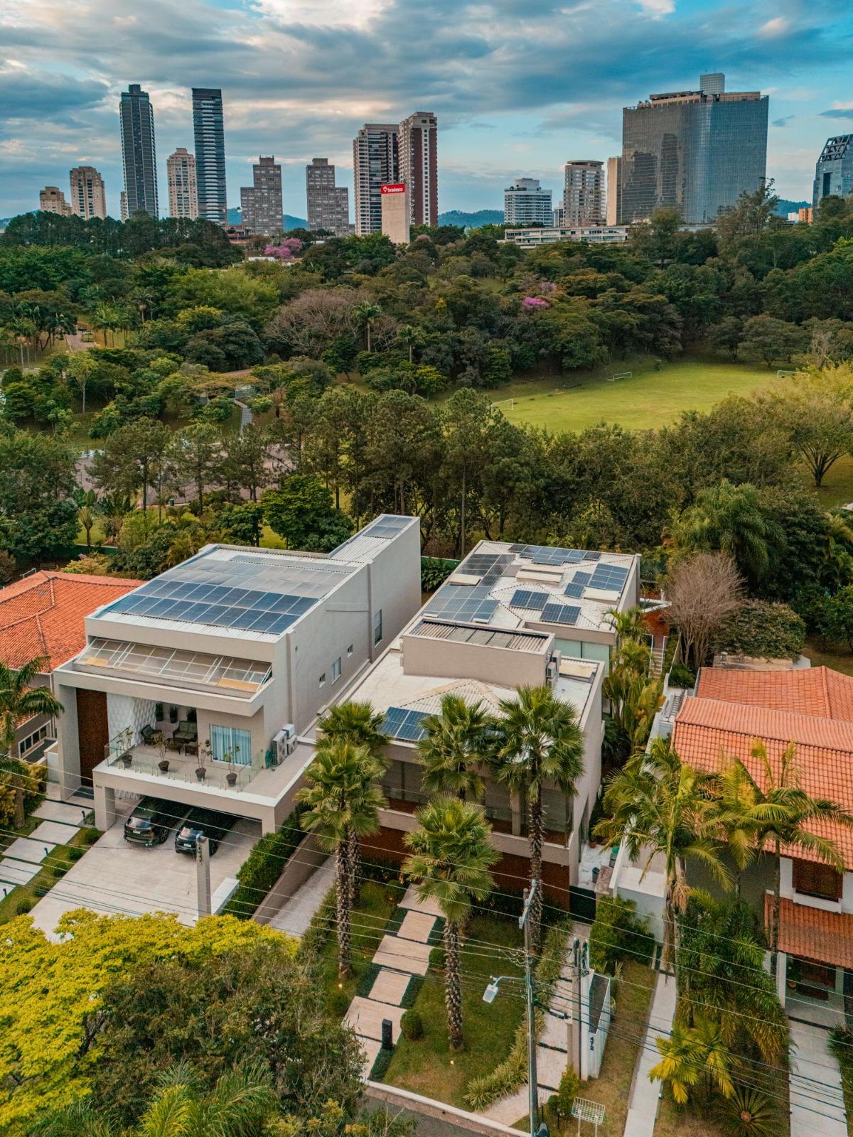 Cozinha e área gourmet casa à venda em Alphaville Residencial 2, Alphaville, Barueri — 5 suítes, 836 m² — imagem 3 de 18