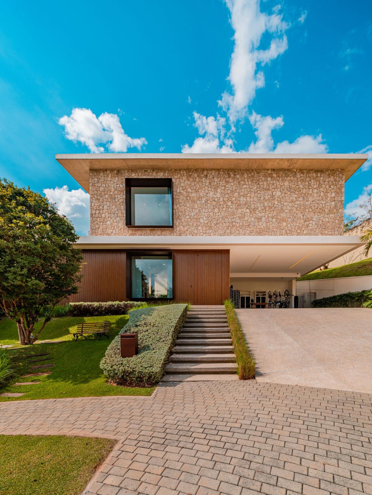 Fachada casa à venda em Residencial Tambore 10 , Tamboré, Santana de Parnaíba — 4 suítes, 800 m² — imagem 1 de 18