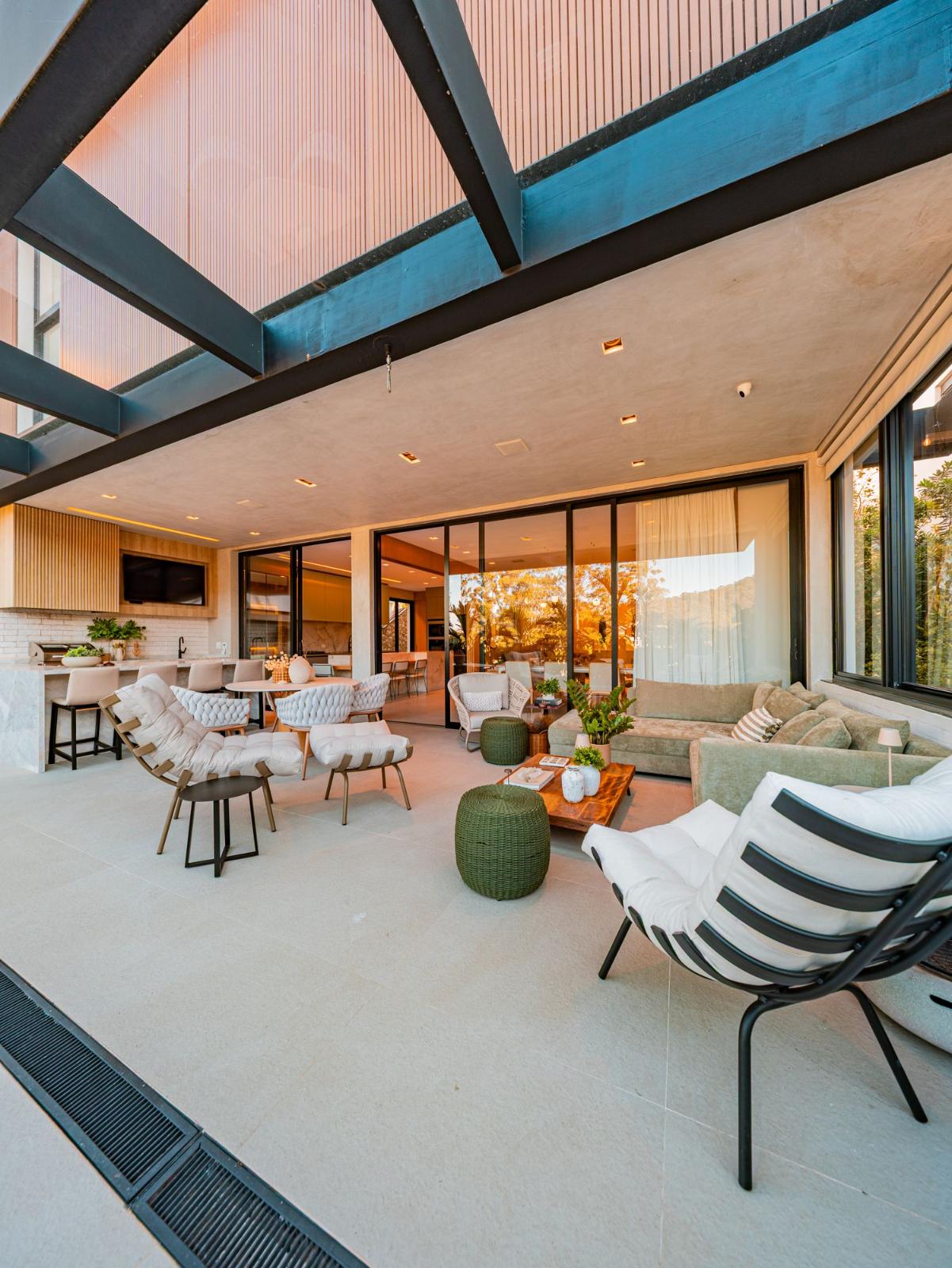 Piscina e área externa casa à venda em Villa Solaia , Alphaville, Barueri — 4 suítes, 420 m² — imagem 5 de 18
