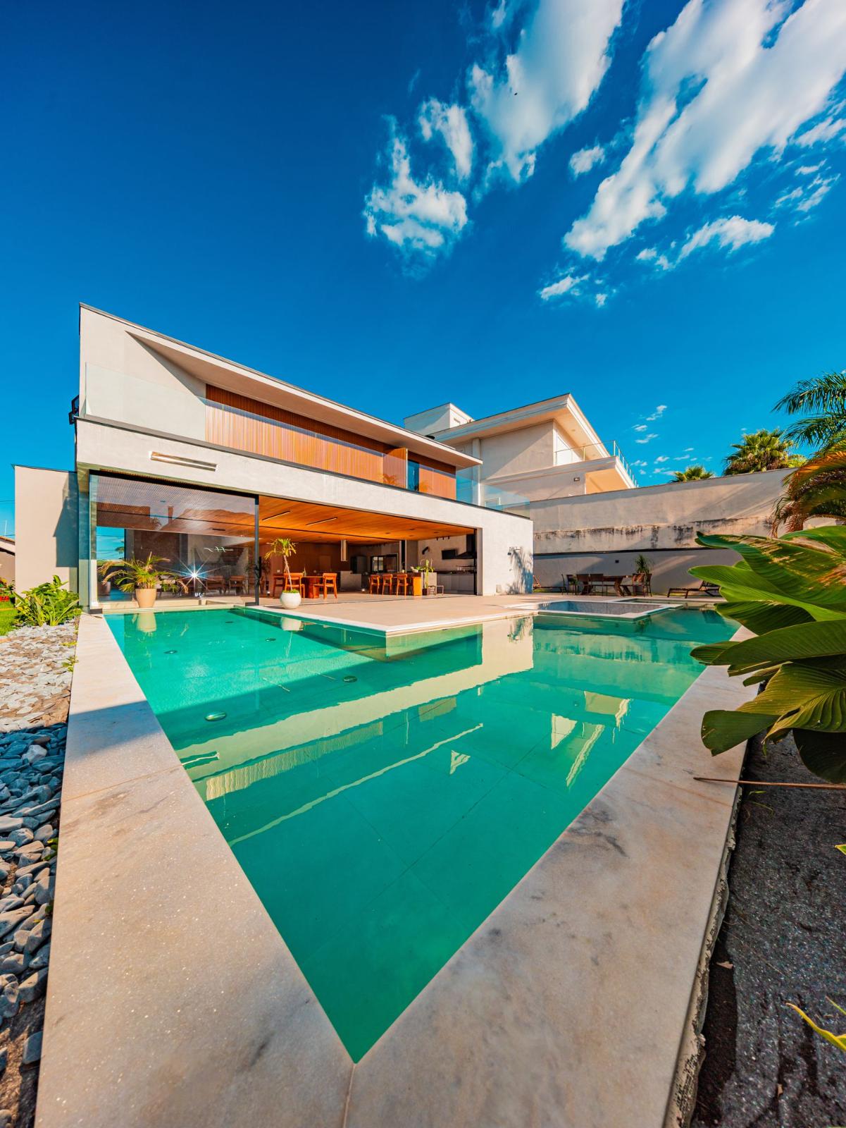 Sala de estar casa à venda em Reserva Santa Maria, Granja Viana, Cotia — 5 suítes, 668 m² — imagem 2 de 18