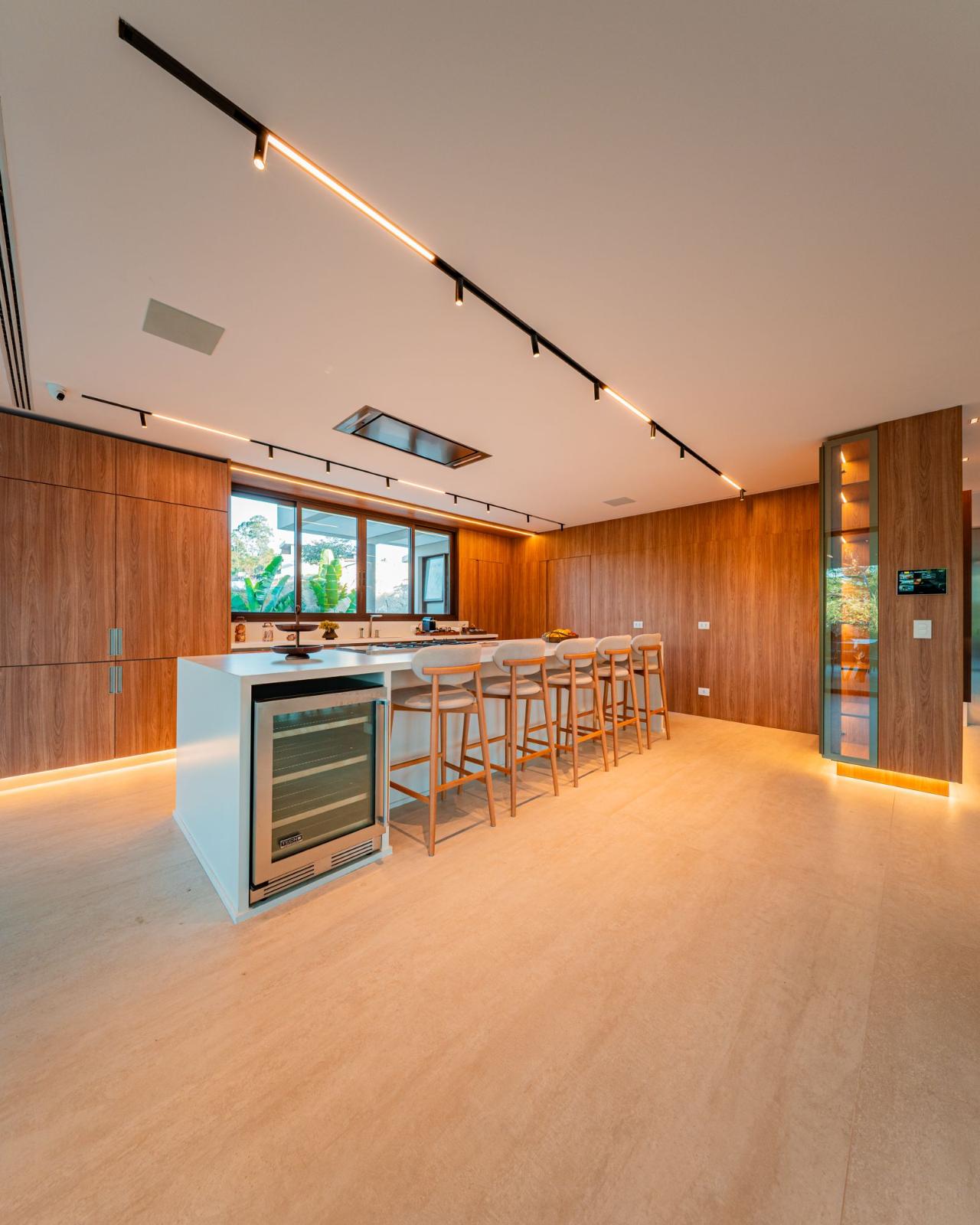 Área de convivência casa à venda em Vintage, Granja Viana, Cotia — 4 suítes, 1019 m² — imagem 6 de 18