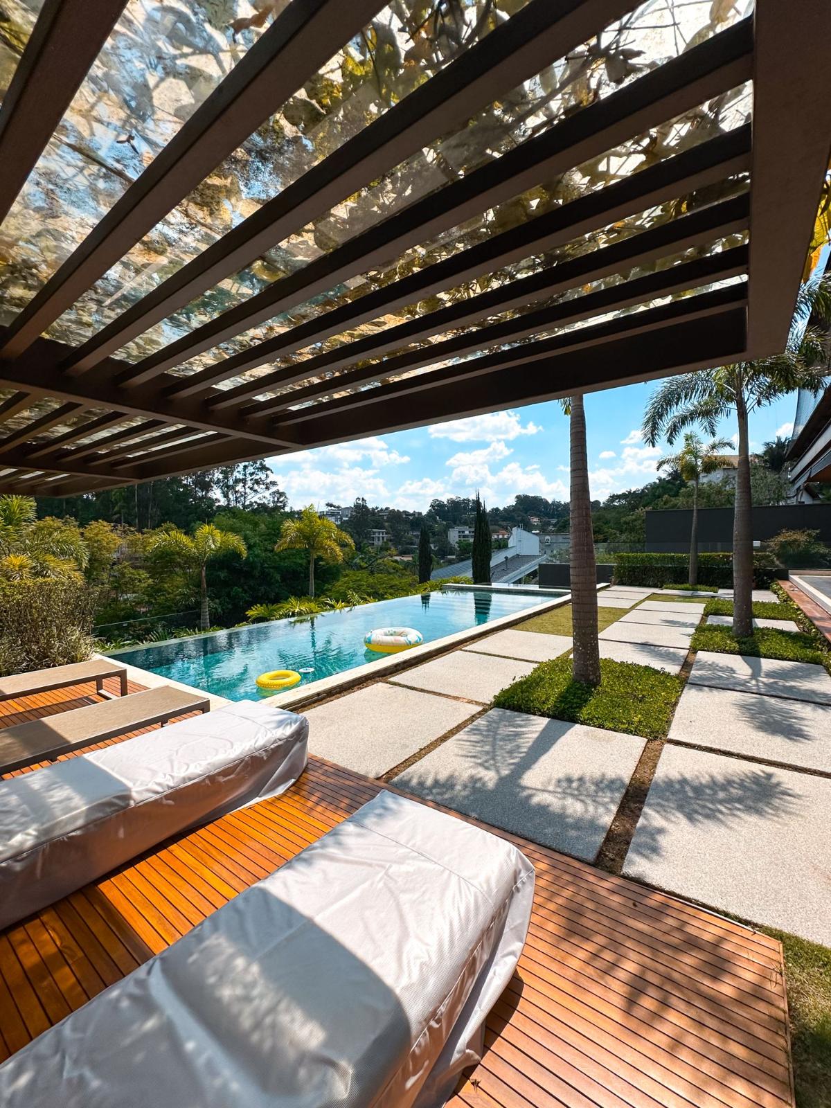 Fachada casa à venda em Residencial Tambore 1, Alphaville, Barueri — 5 suítes, 1484 m² — imagem 1 de 18