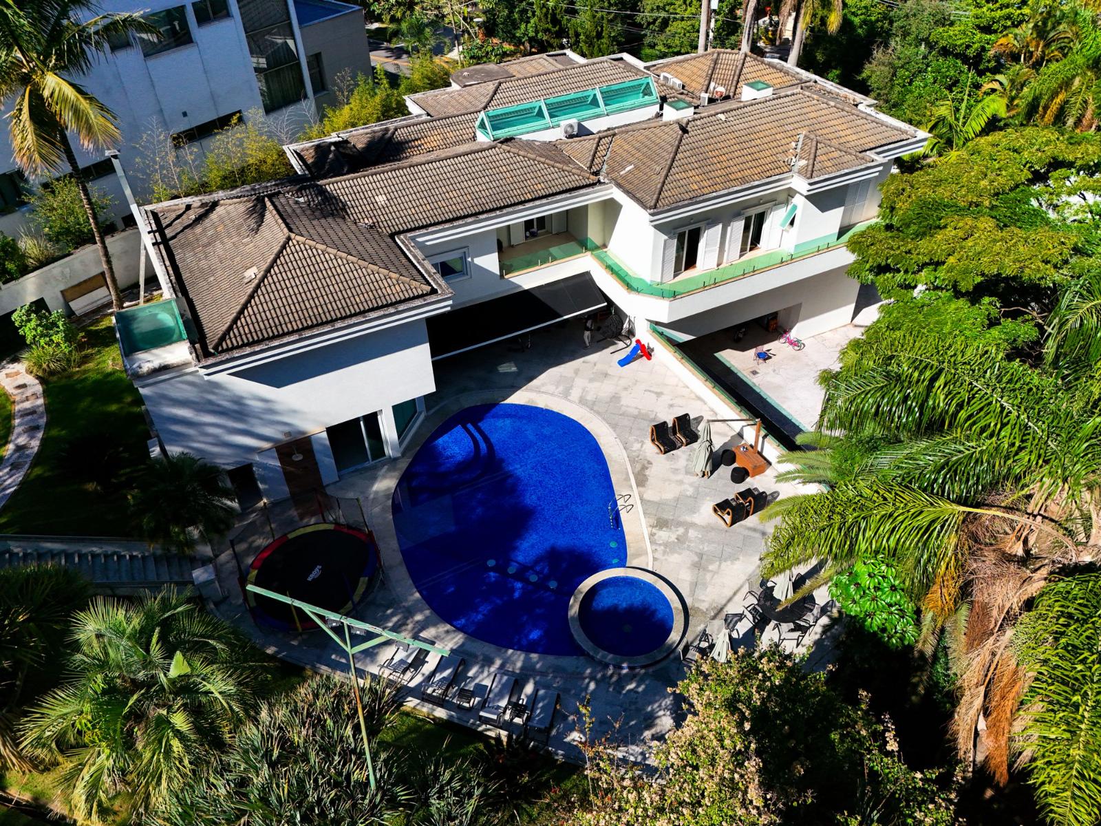 Fachada casa à venda em Residencial Tambore 1, Alphaville, Barueri — 4 suítes, 1500 m² — imagem 1 de 18