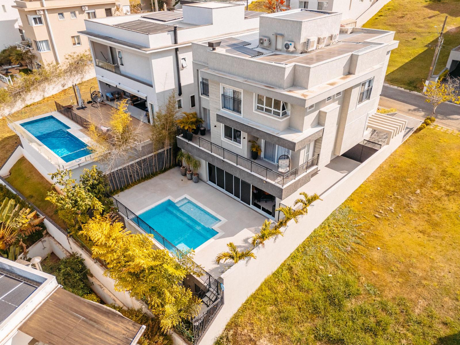 Sala de estar casa à venda em Alpha Sitio, Alphaville, Santana de Parnaíba — 4 suítes, 420 m² — imagem 2 de 18