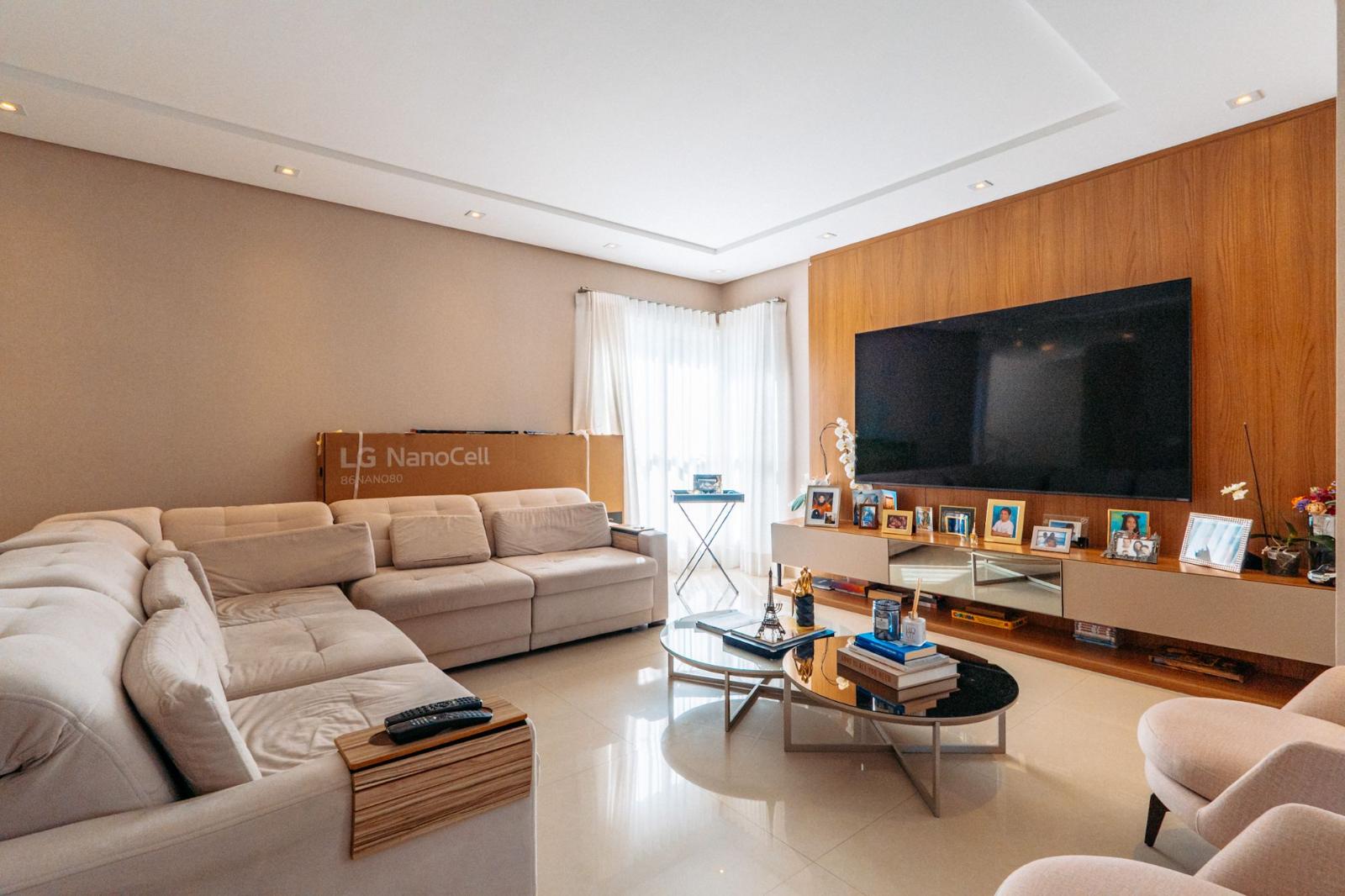 Suíte principal casa à venda em Alpha Sitio, Alphaville, Santana de Parnaíba — 4 suítes, 420 m² — imagem 4 de 18