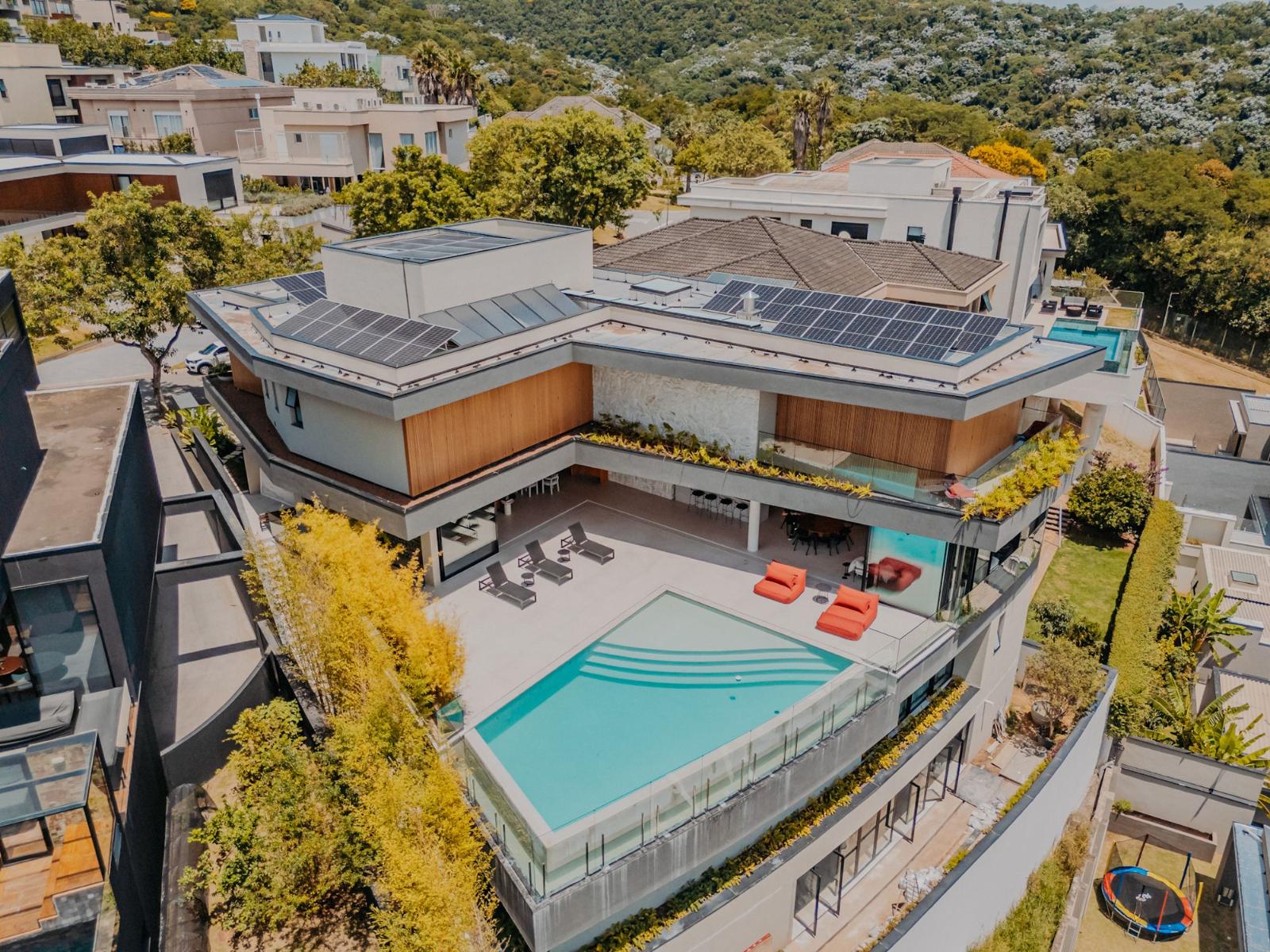 Cozinha e área gourmet casa à venda em Genesis 2, Alphaville, Santana de Parnaíba — 4 suítes, 734 m² — imagem 3 de 18