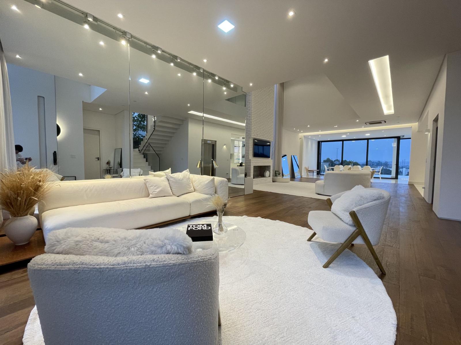 Cozinha e área gourmet casa para alugar em Residencial Tambore 10 , Alphaville, Santana de Parnaíba — 4 suítes, 495 m² — imagem 3 de 18