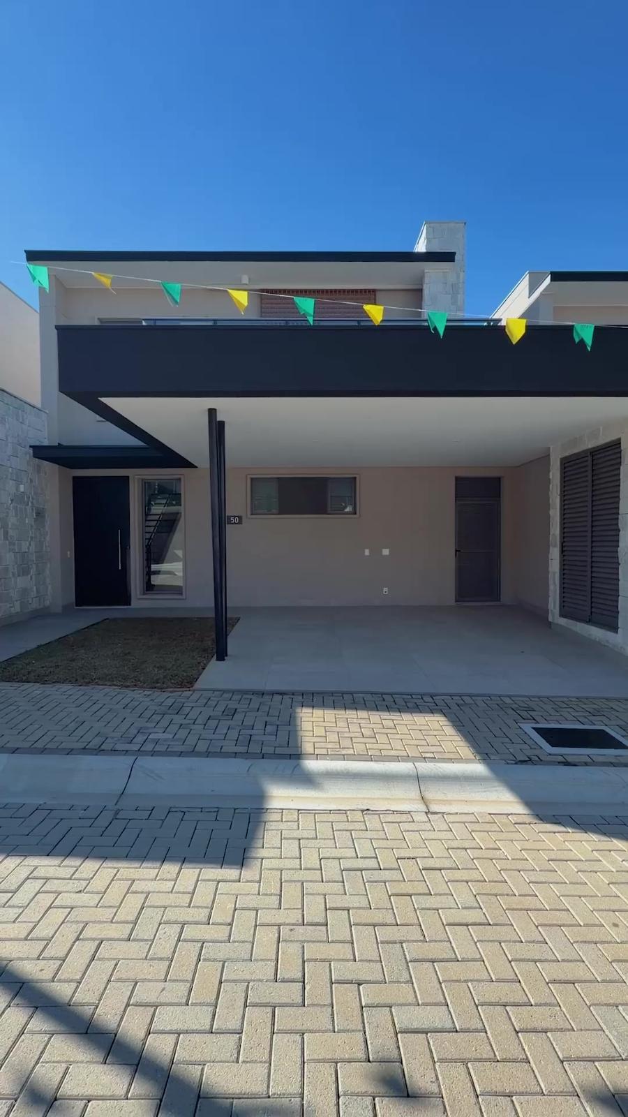 Fachada casa à venda em Condominio Singular, Alphaville, Santana de Parnaíba — 3 suítes, 230 m² — imagem 1 de 14