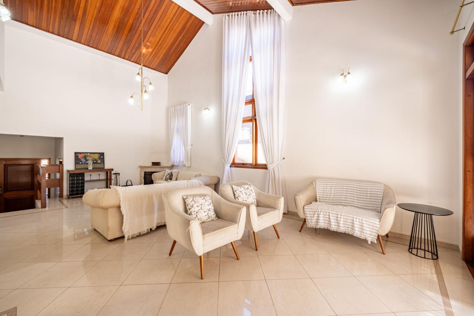 Área de convivência casa à venda em Alphaville Residencial 10, Alphaville, Santana de Parnaíba — 4 suítes, 600 m² — imagem 6 de 18