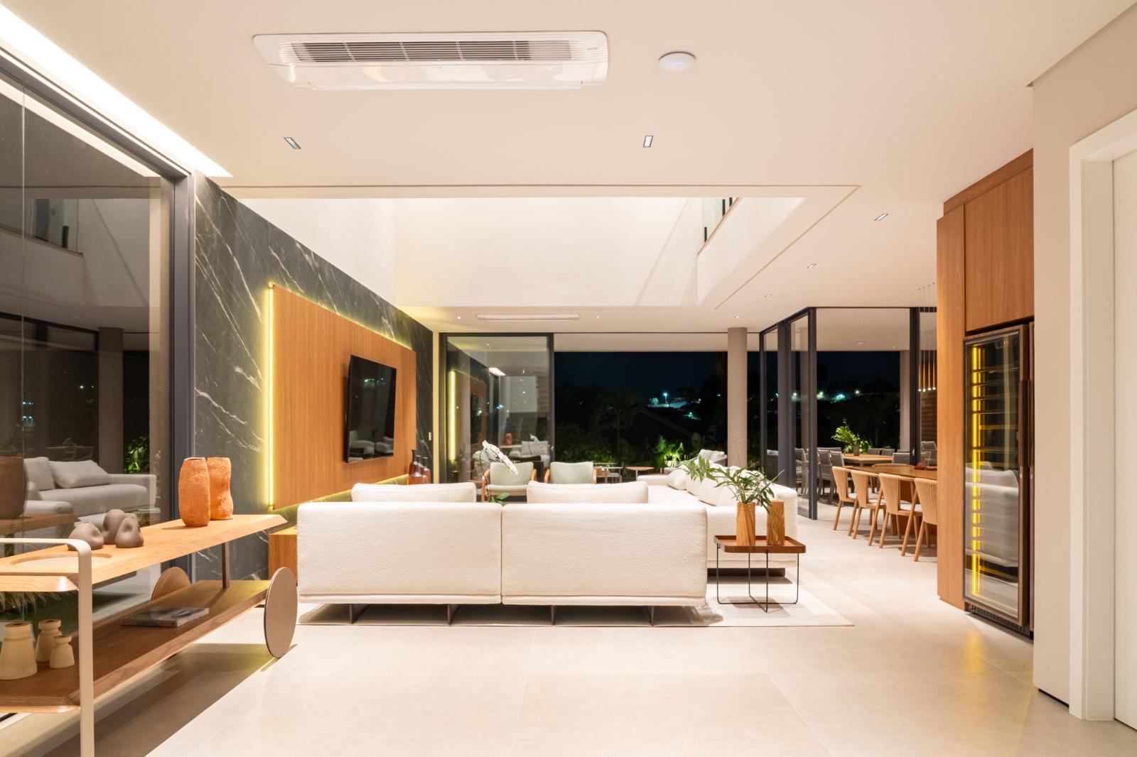 Suíte principal casa à venda em Alphaville Residencial 2, Alphaville, Barueri — 4 suítes, 560 m² — imagem 4 de 18