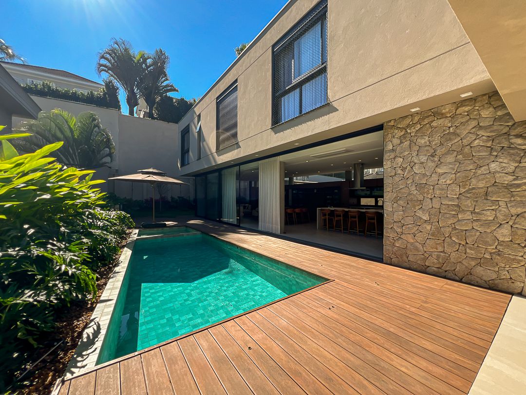 Suíte principal casa à venda em 18 do Forte, Alphaville, Santana de Parnaíba — 4 suítes, 520 m² — imagem 4 de 18