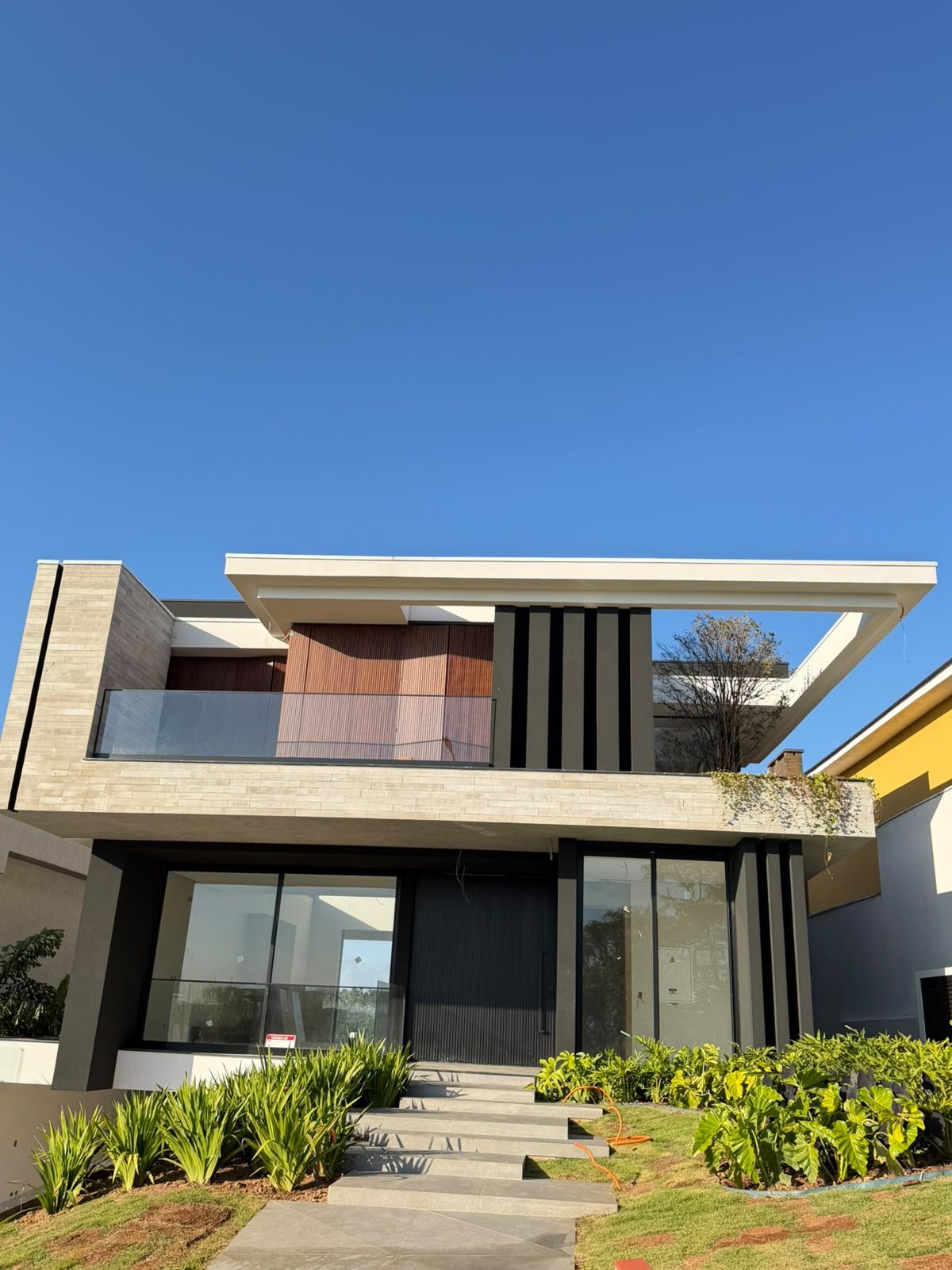 Fachada casa à venda em Genesis 2, Alphaville, Santana de Parnaíba — 4 suítes, 535 m² — imagem 1 de 9