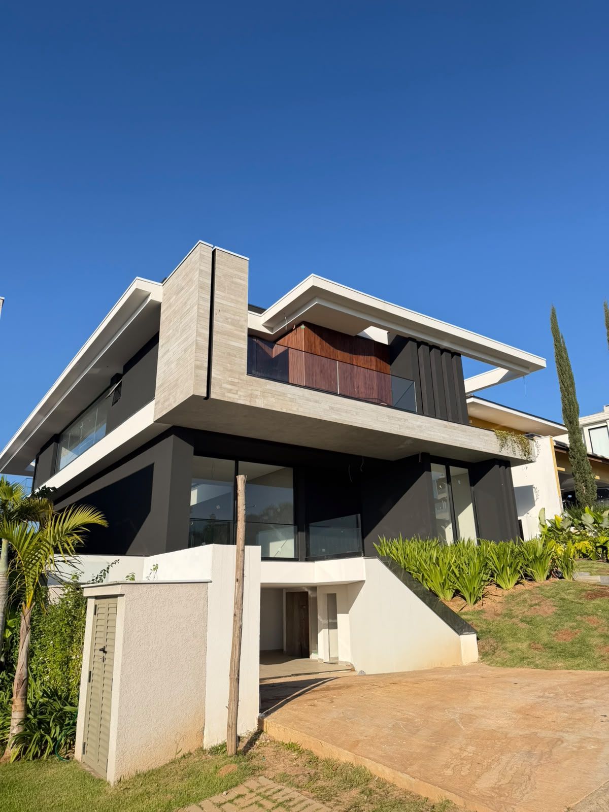 Sala de estar casa à venda em Genesis 2, Alphaville, Santana de Parnaíba — 4 suítes, 535 m² — imagem 2 de 9