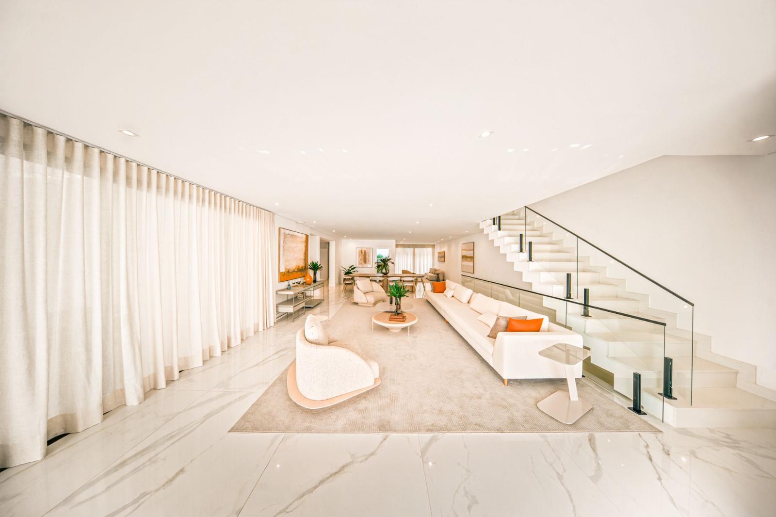 Cozinha e área gourmet casa à venda em Genesis 2, Alphaville, Santana de Parnaíba — 5 suítes, 625 m² — imagem 3 de 18