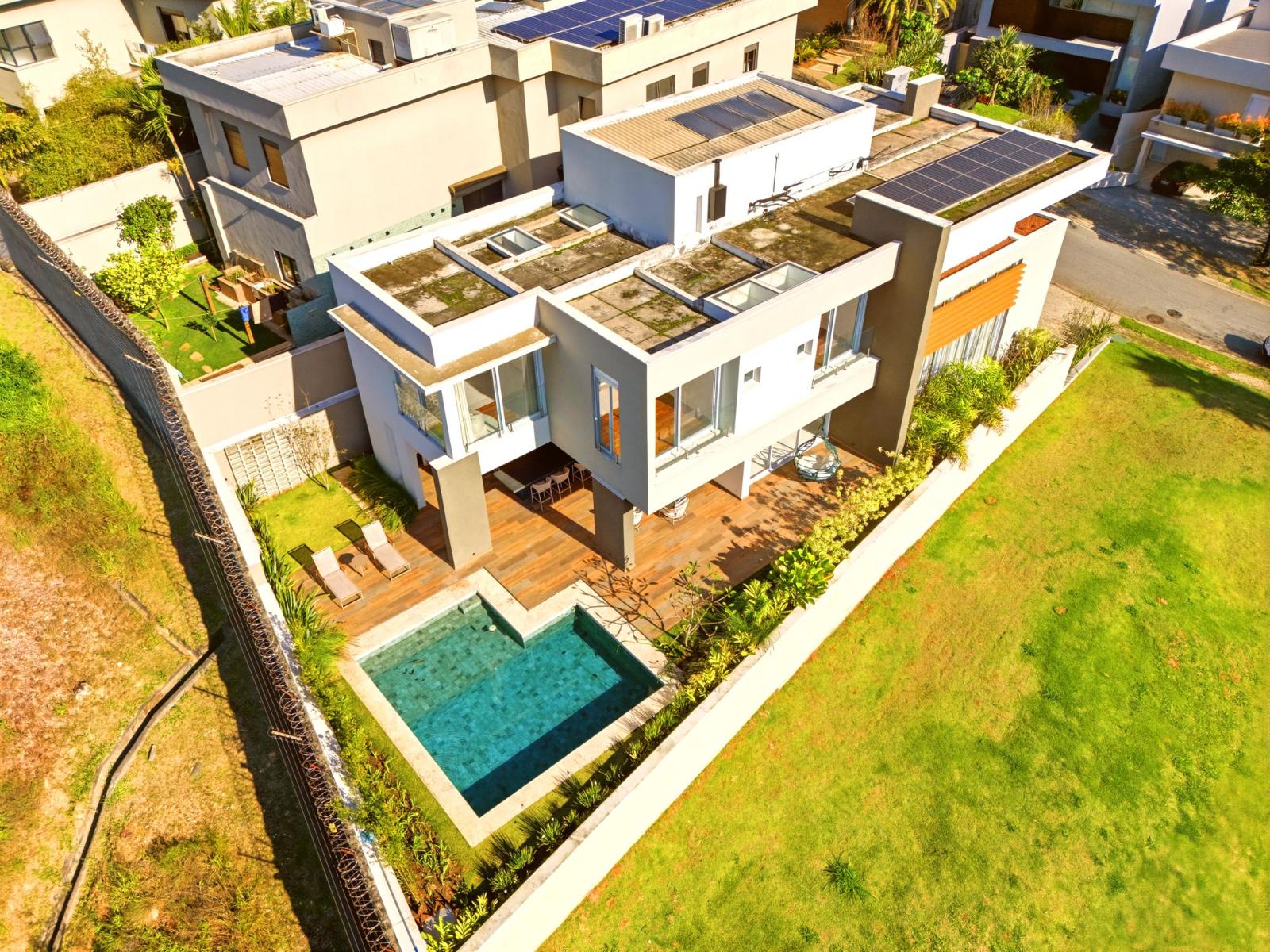 Cozinha e área gourmet casa à venda em Residencial Tambore 10 , Alphaville, Santana de Parnaíba — 4 suítes, 540 m² — imagem 3 de 18