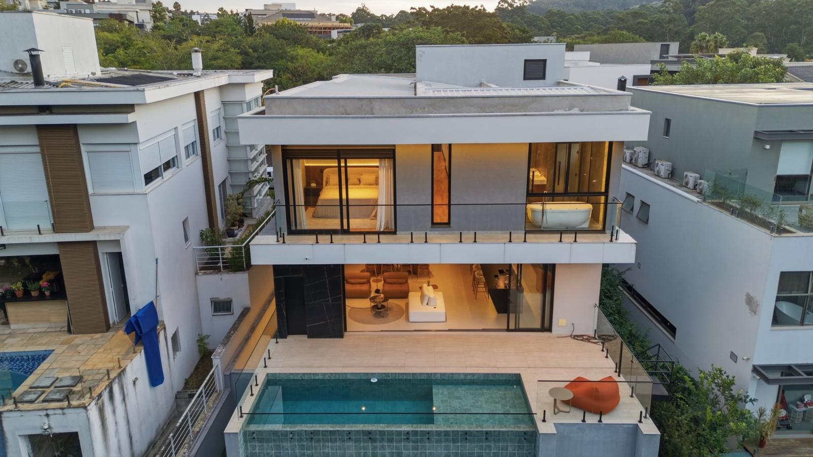 Cozinha e área gourmet casa à venda em Tambore 11, Alphaville, Santana de Parnaíba — 4 suítes, 450 m² — imagem 3 de 18
