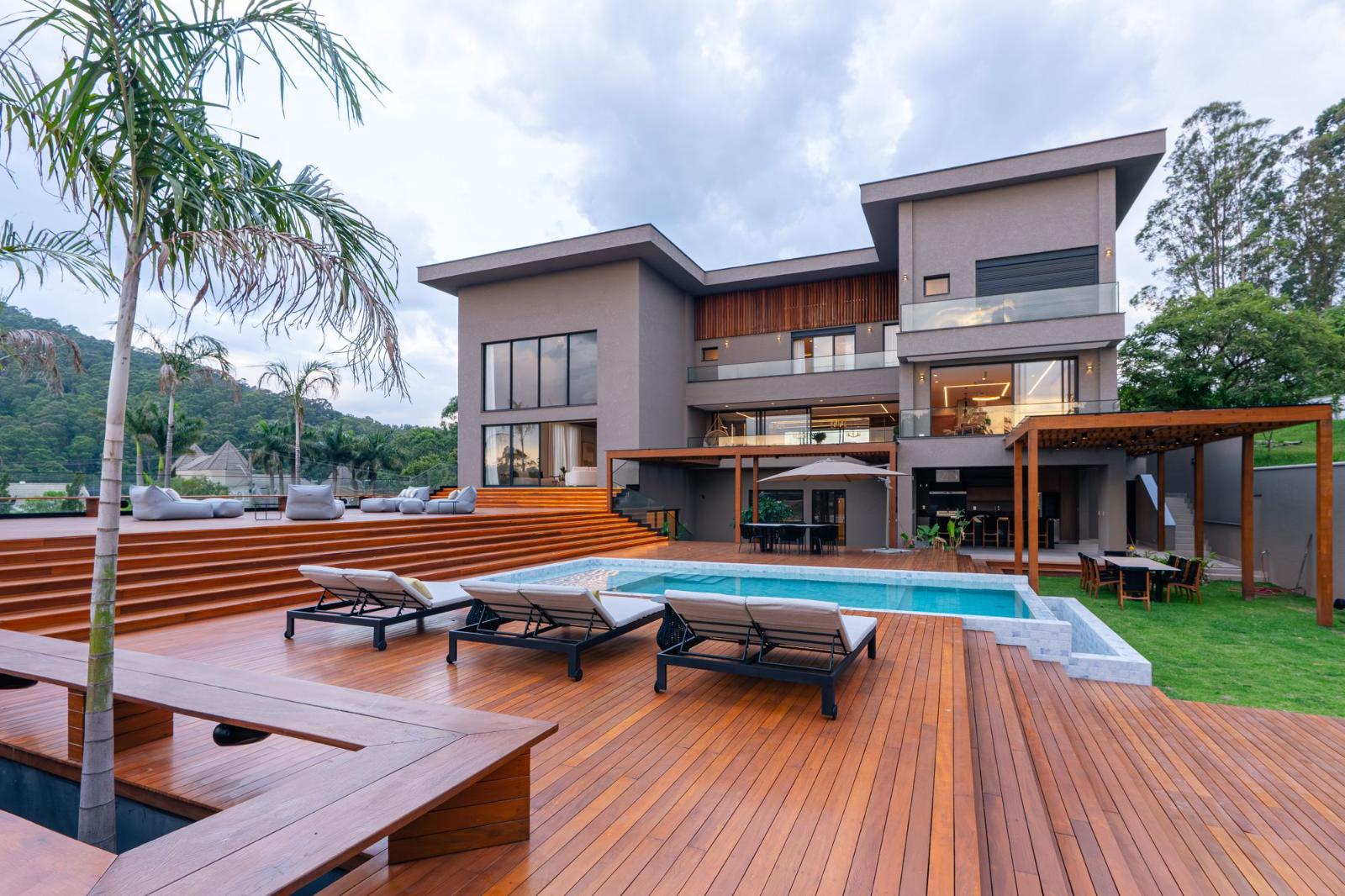 Sala de estar casa à venda em Tamboré, Barueri — 5 suítes, 1500 m² — imagem 2 de 18