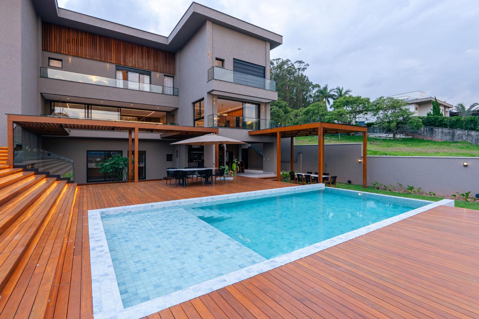 Suíte principal casa à venda em Tamboré, Barueri — 5 suítes, 1500 m² — imagem 4 de 18