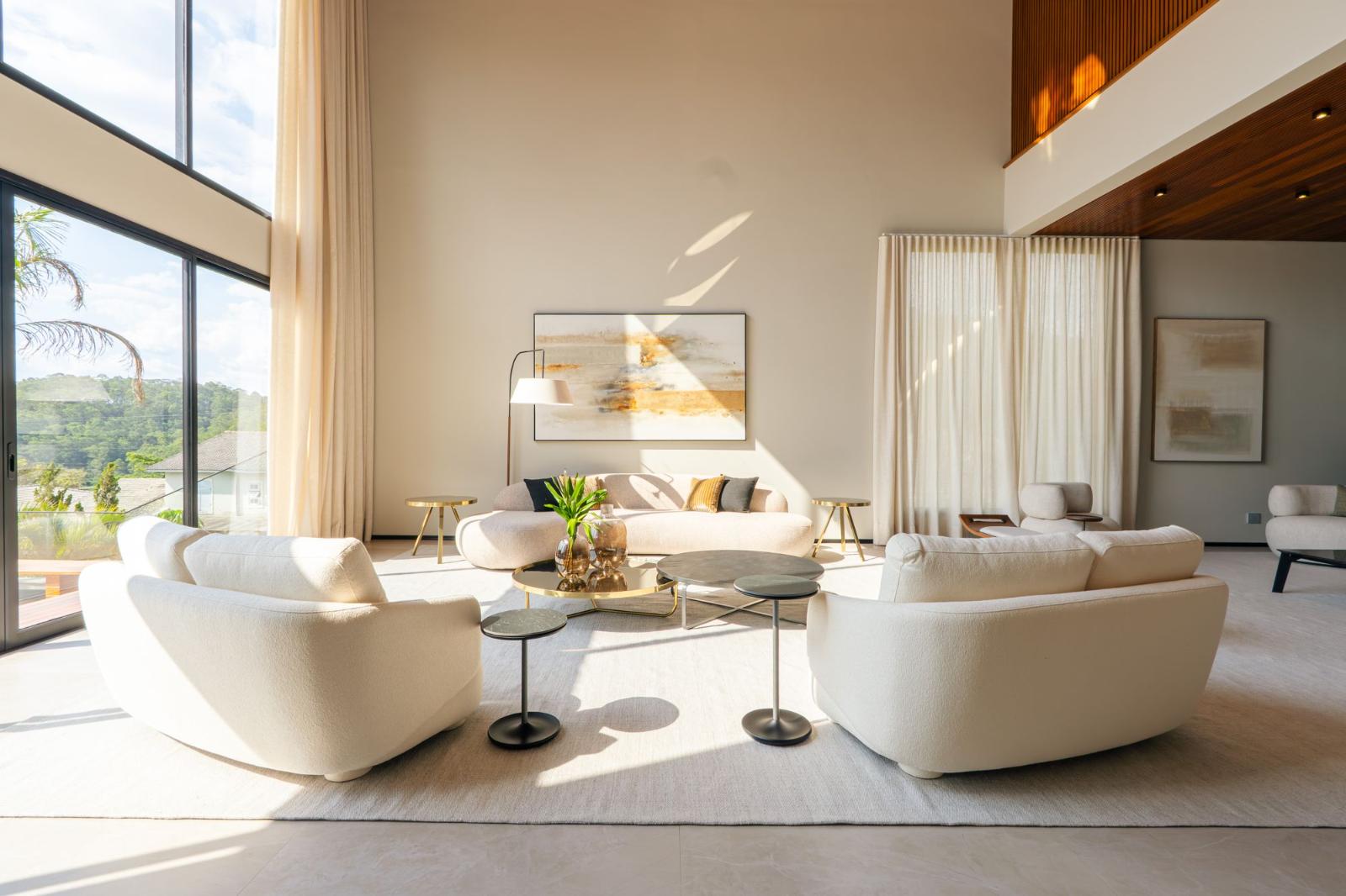 Área de convivência casa à venda em Tamboré, Barueri — 5 suítes, 1500 m² — imagem 6 de 18