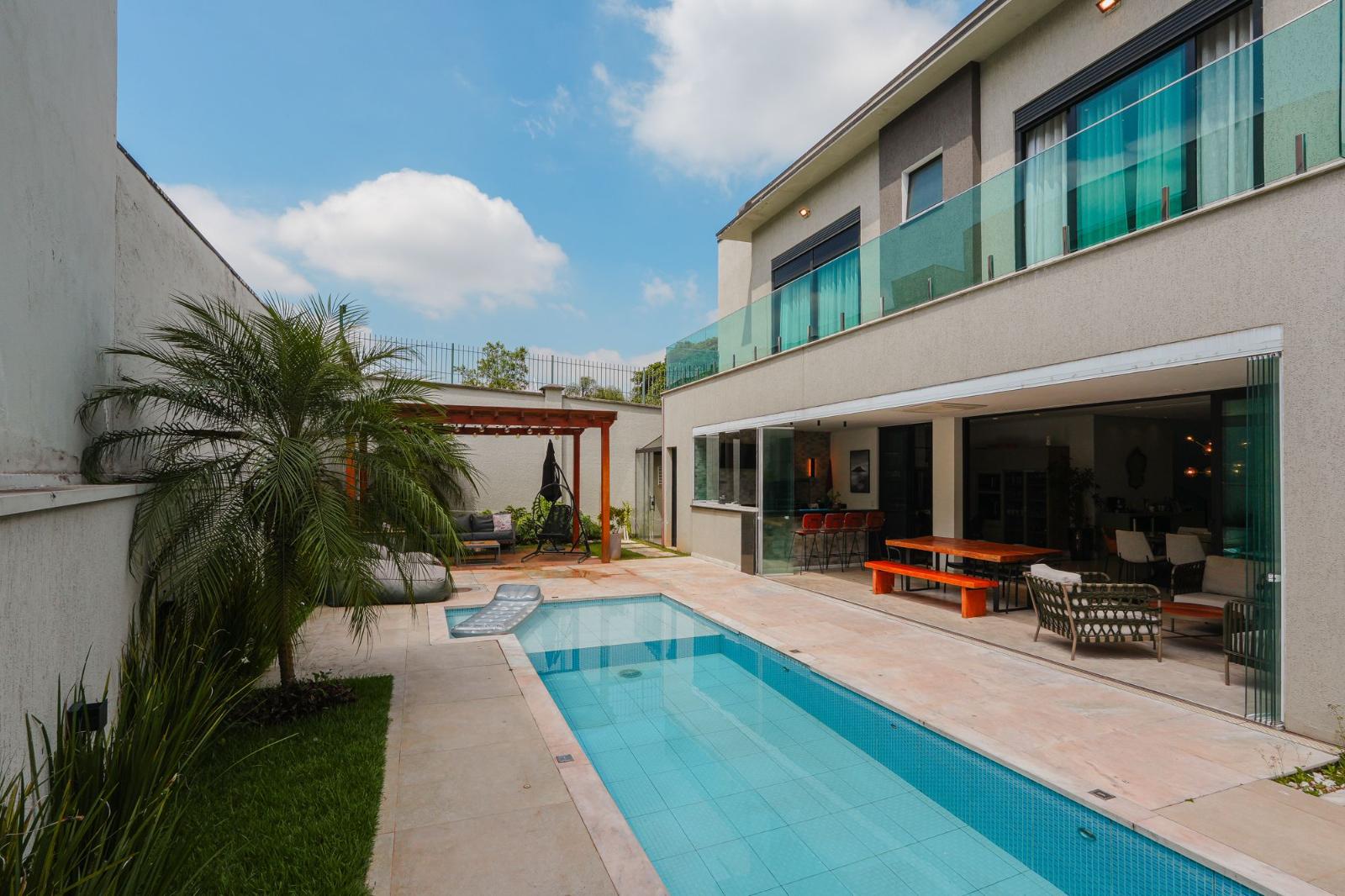 Suíte principal casa à venda ou para alugar em Burle Marx, Alphaville, Santana de Parnaíba — 4 suítes, 481 m² — imagem 4 de 18
