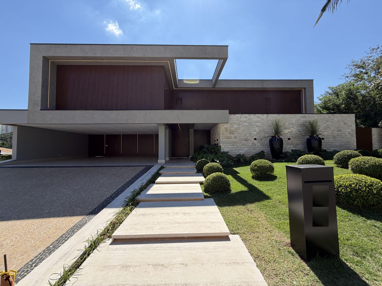 Sala de estar casa à venda em Alphaville Residencial 2, Alphaville, Barueri — 5 suítes, 840 m² — imagem 2 de 18