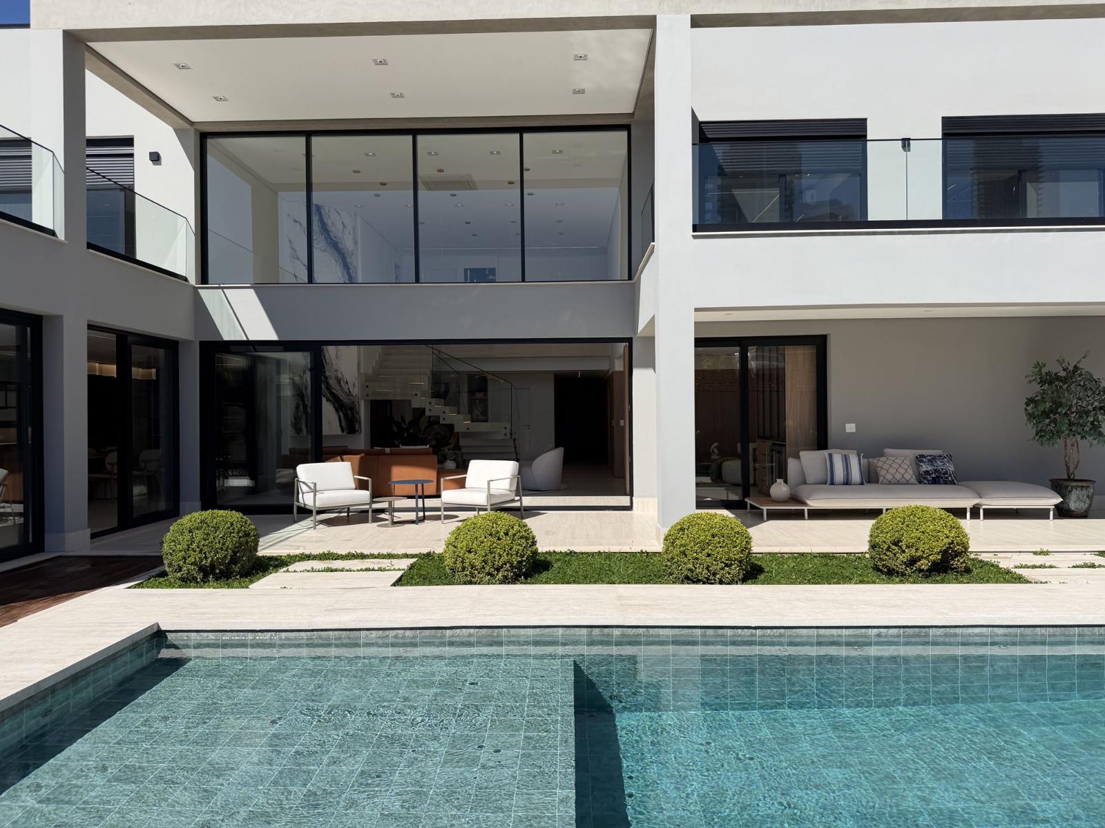 Suíte principal casa à venda em Alphaville Residencial 2, Alphaville, Barueri — 5 suítes, 840 m² — imagem 4 de 18