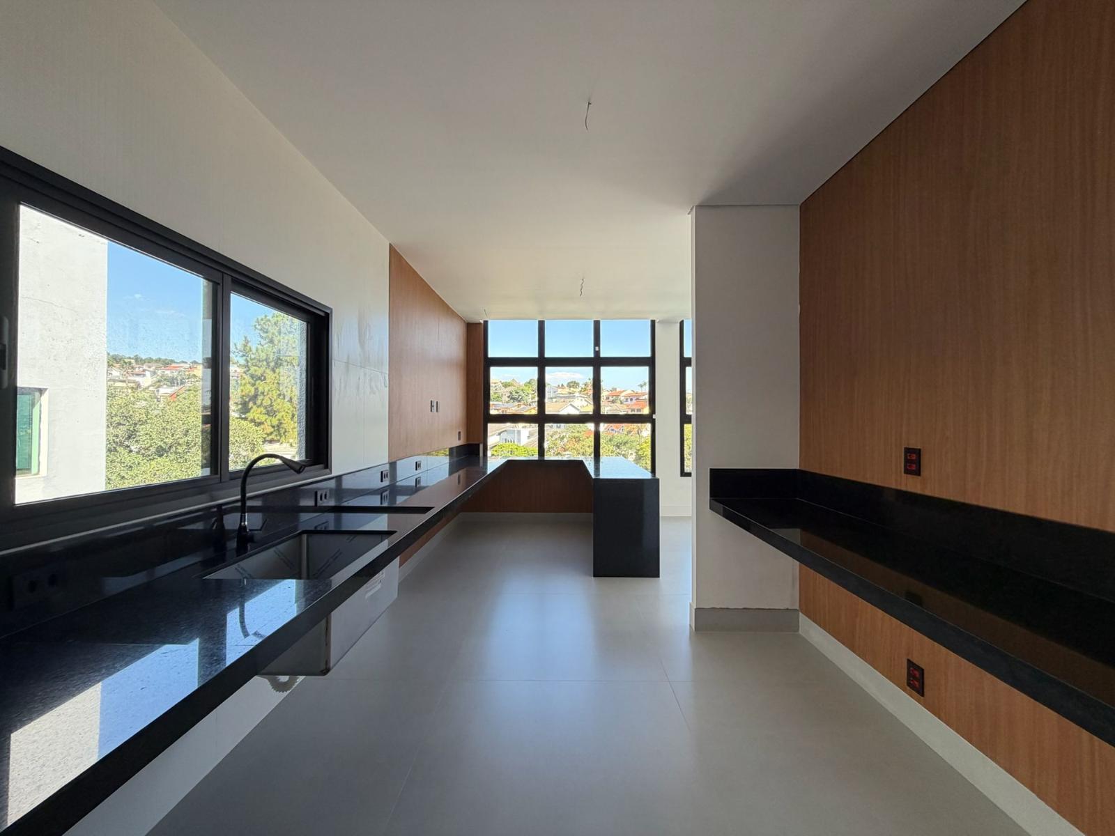 Piscina e área externa casa à venda em Alphaville Residencial 9, Alphaville, Santana de Parnaíba — 4 suítes, 408 m² — imagem 5 de 18