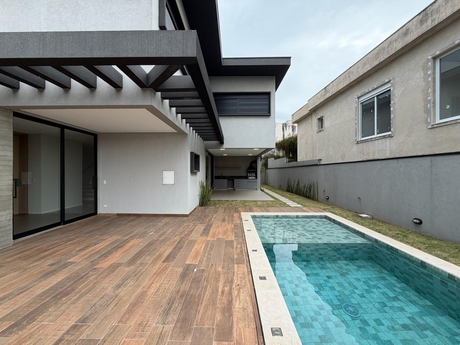 Cozinha e área gourmet casa à venda em Burle Marx, Alphaville, Santana de Parnaíba — 4 suítes, 360 m² — imagem 3 de 18