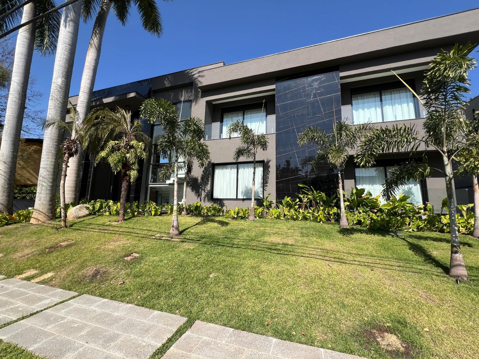 Fachada casa à venda em Alphaville Residencial 1, Alphaville, Barueri — 5 suítes, 1120 m² — imagem 1 de 18