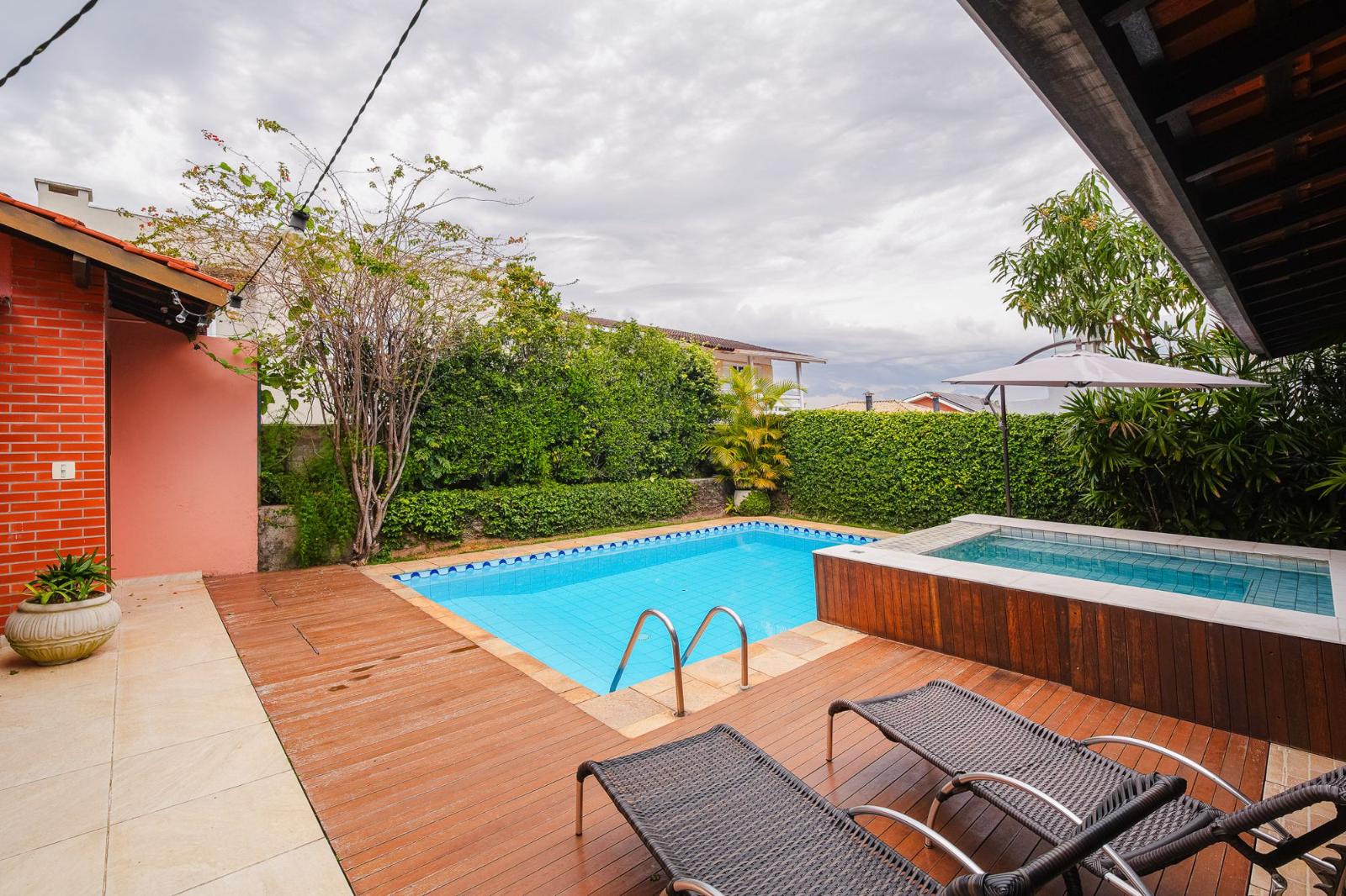 Cozinha e área gourmet casa à venda em Alphaville Residencial 6, Alphaville, Santana de Parnaíba — 1 suíte, 360 m² — imagem 3 de 18